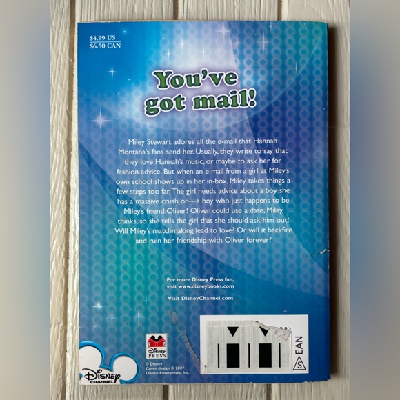 Hannah Montana truth or dare first edition book - Picture 2 of 2